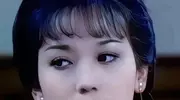赵雅芝活动上突然掉眼泪 ！七十二岁还在扛全家生活 ！