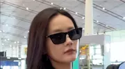 北京机场偶遇李一桐！脱发严重瘦成皮包骨，面对粉丝镜头全程冷脸