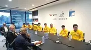 笑哭，当初嫌弃的国乒“美团队服”成真了，孙颖莎这代言绝了
