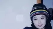事实证明，三婚嫁给小11岁诗人的袁立，早已经走上了一条灿烂路