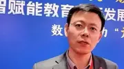 常某某心情不错，被人拍到逛博物馆，宫老师疑似回应网友关心