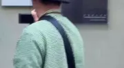 李小璐霍思燕同游，甜馨贴心拍照，贾乃亮一旁陪伴