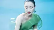 倪妮：W年度光影盛典上的“绿野仙子”，美到犯规！