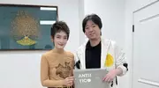 56岁高晓松参加派对，和王中磊一起喝酒，打扮朴素，身材胖了好多