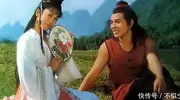 同样是李连杰的女人，64岁黄秋燕和63岁利智对比，简直天差地别