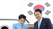 被关押一星期后，心如死灰的金建希想用一死，换尹锡悦一条生路