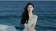 张天爱海边写真曝光 清风拂鬓间尽释万种风情