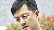 一手好牌打稀烂！李亚鹏近况再曝，官方点名通报，年赚70亿成笑话
