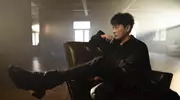 张信哲《共犯》MV四大城市取景，集结国际班底全世界联动开机