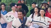 落榜后的娱乐圈：从顶级明星到景区卖艺的一次转型