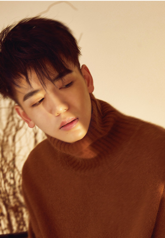 梁超冬日写真曝光 "奶怂"灵溪鲜气十足