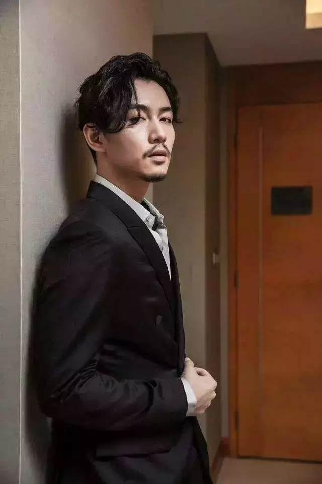 王宝强留胡须帅出天际看到邓超网友直呼哈哈哈