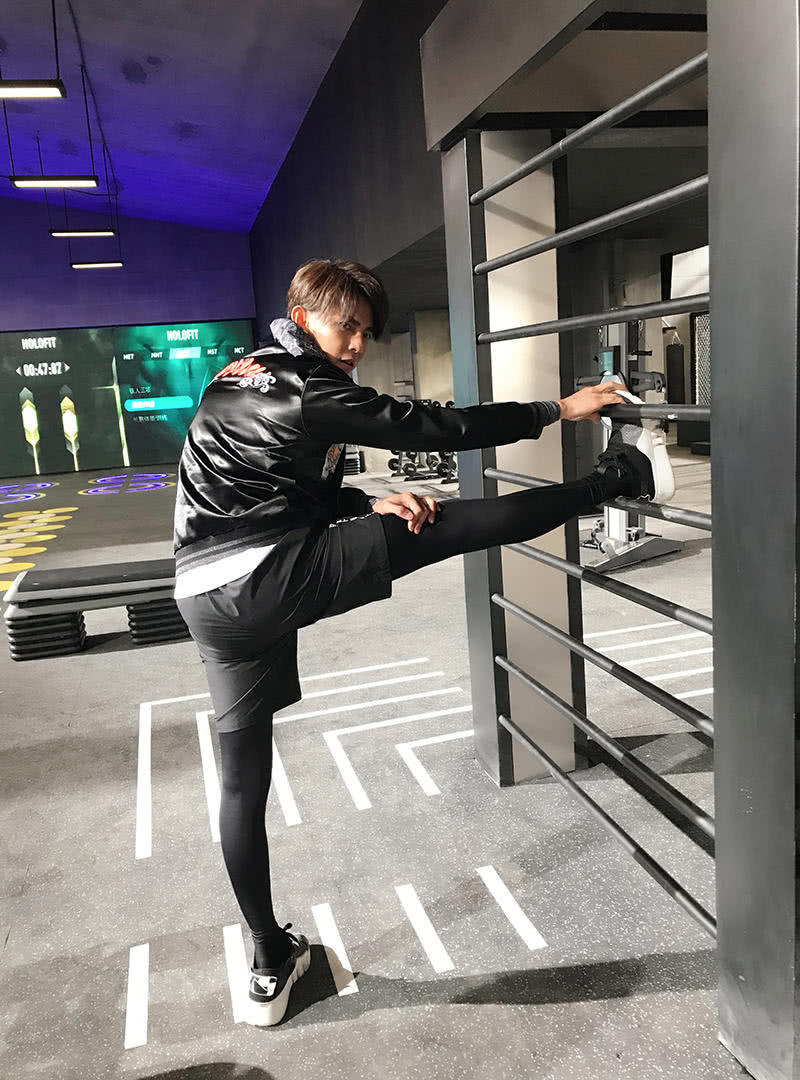 健身博主汪东城上线小麦肤色结实线条荷尔蒙爆棚