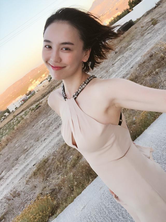 怕毁剧求放过吕佳容这个尺度的写真够不够你们心中的绯闻女孩