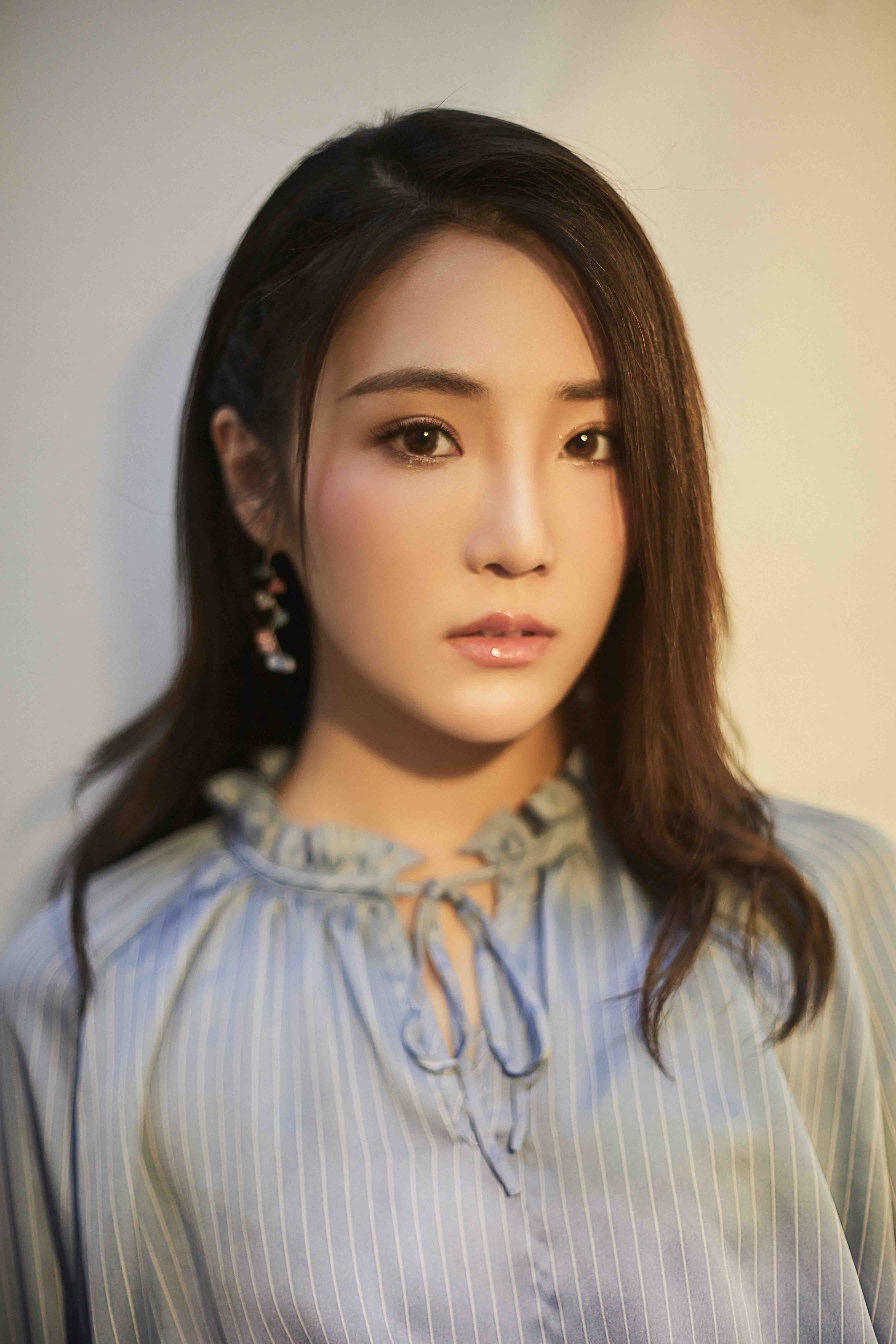 全能少女张可盈亮相综艺机智活泼化身气氛担当