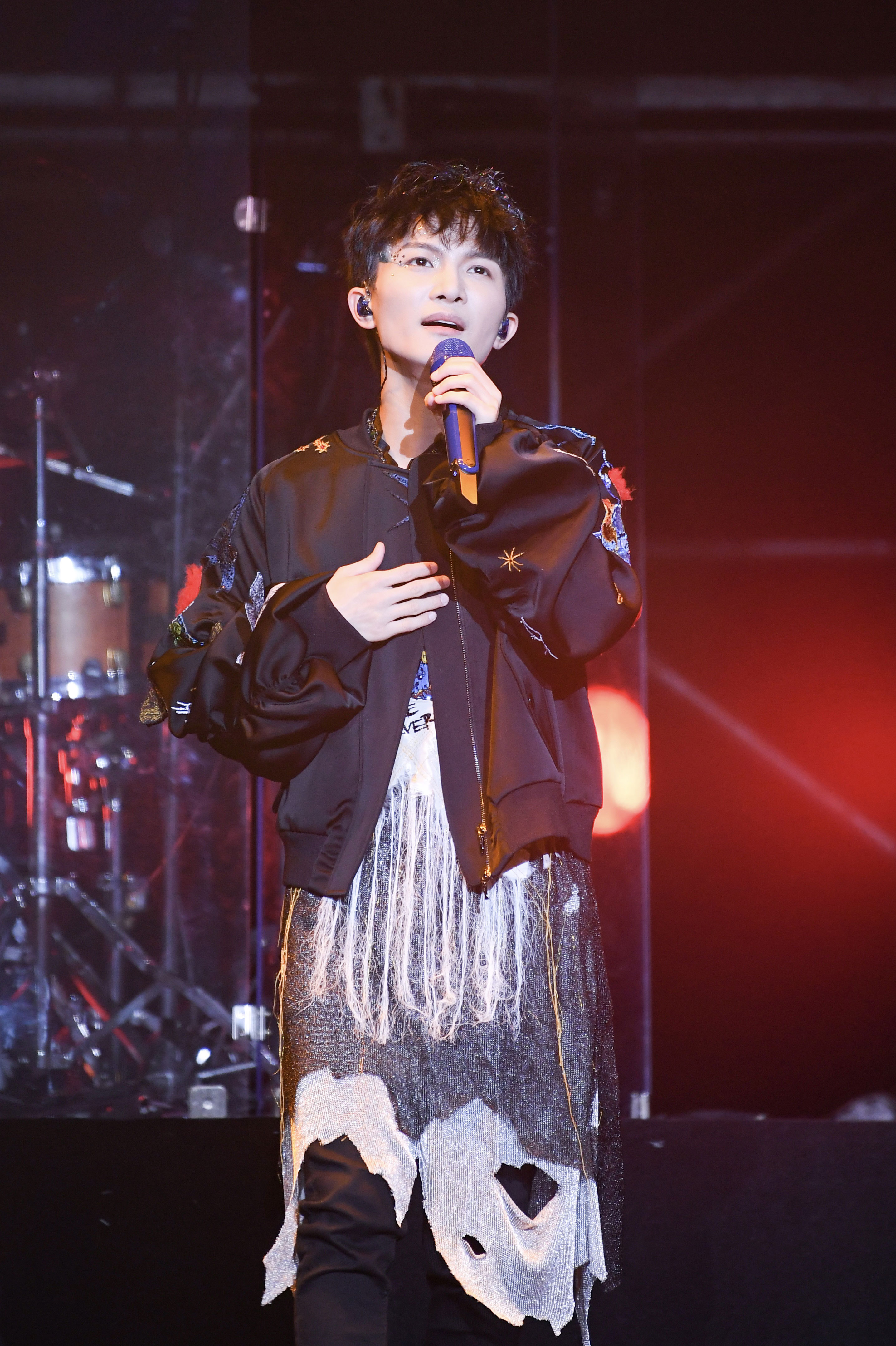 周深挑战全新曲风彰显无限可能 "c-929星球"巡演深圳站即将到达