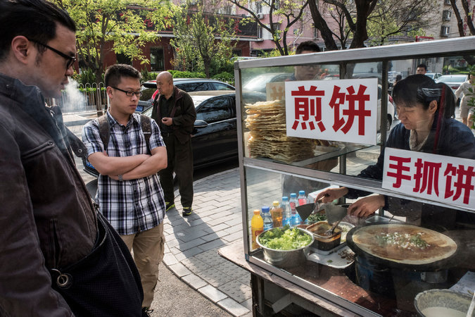 去美國賣煎餅果子太tm賺了