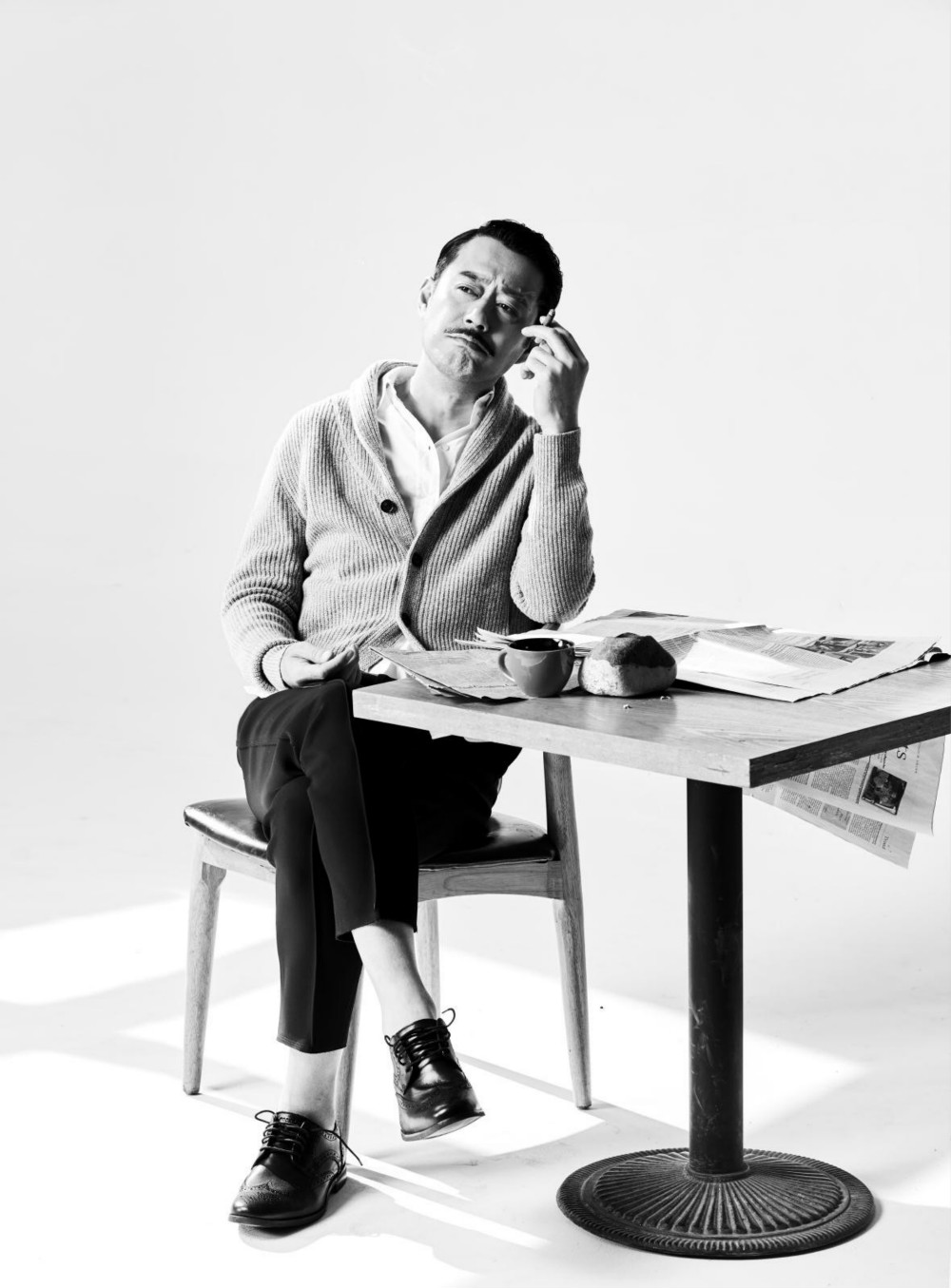 刘钧最新写真曝光 完美诠释型男大叔魅力