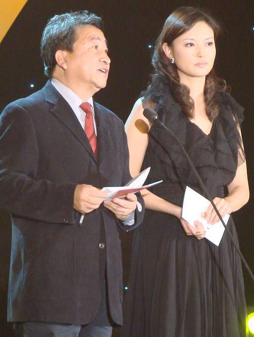 央视美女主持刘芳菲曾卷入涉性交易案前男友用贿款帮她还贷近状成这样