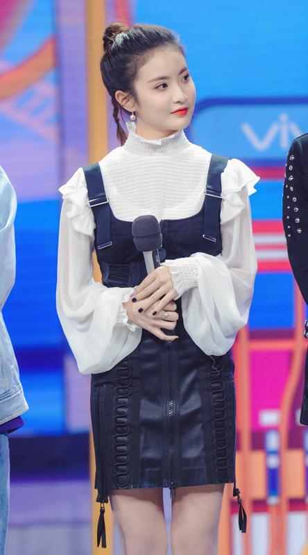 赖雨濛虽然在剧中饰演天真,呆萌的"团宠"李盈,但