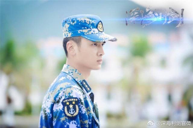 新生小将遇上冷面师傅被走火这么不靠谱的组合萌到了