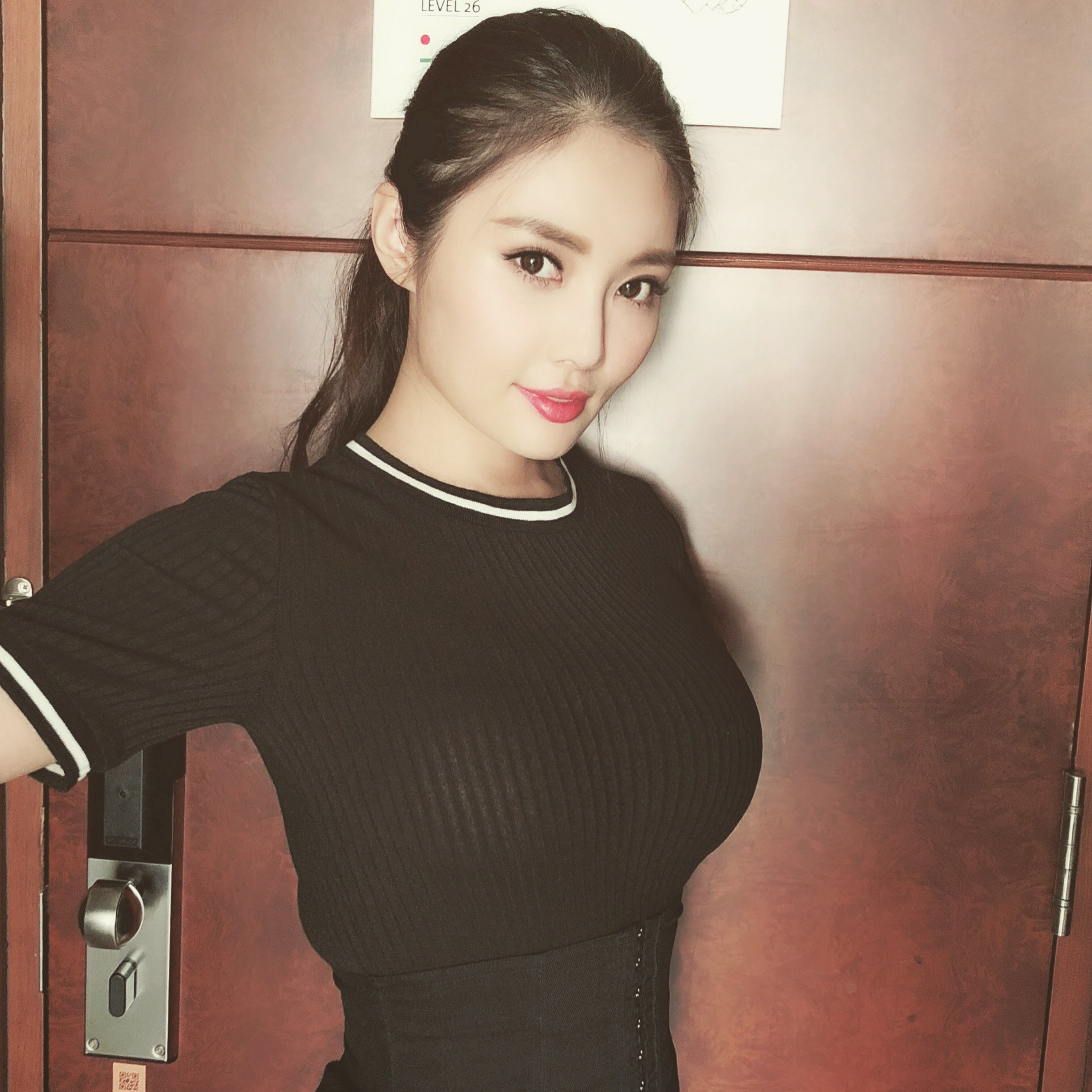 大嫂徐冬冬日常生活照曝光肤白貌美似邻家女孩