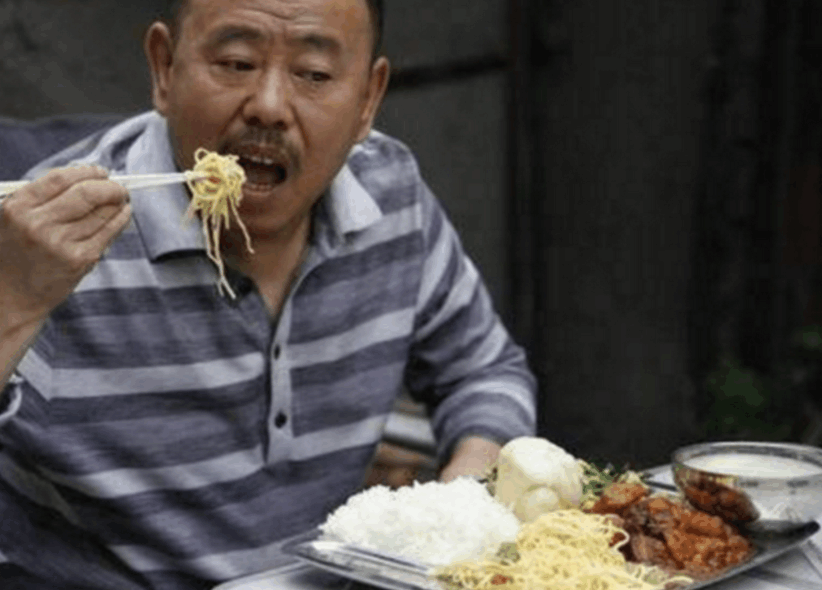 刘德华片场排队吃盒饭, 她一顿饭8个菜, 她还有专门休息室