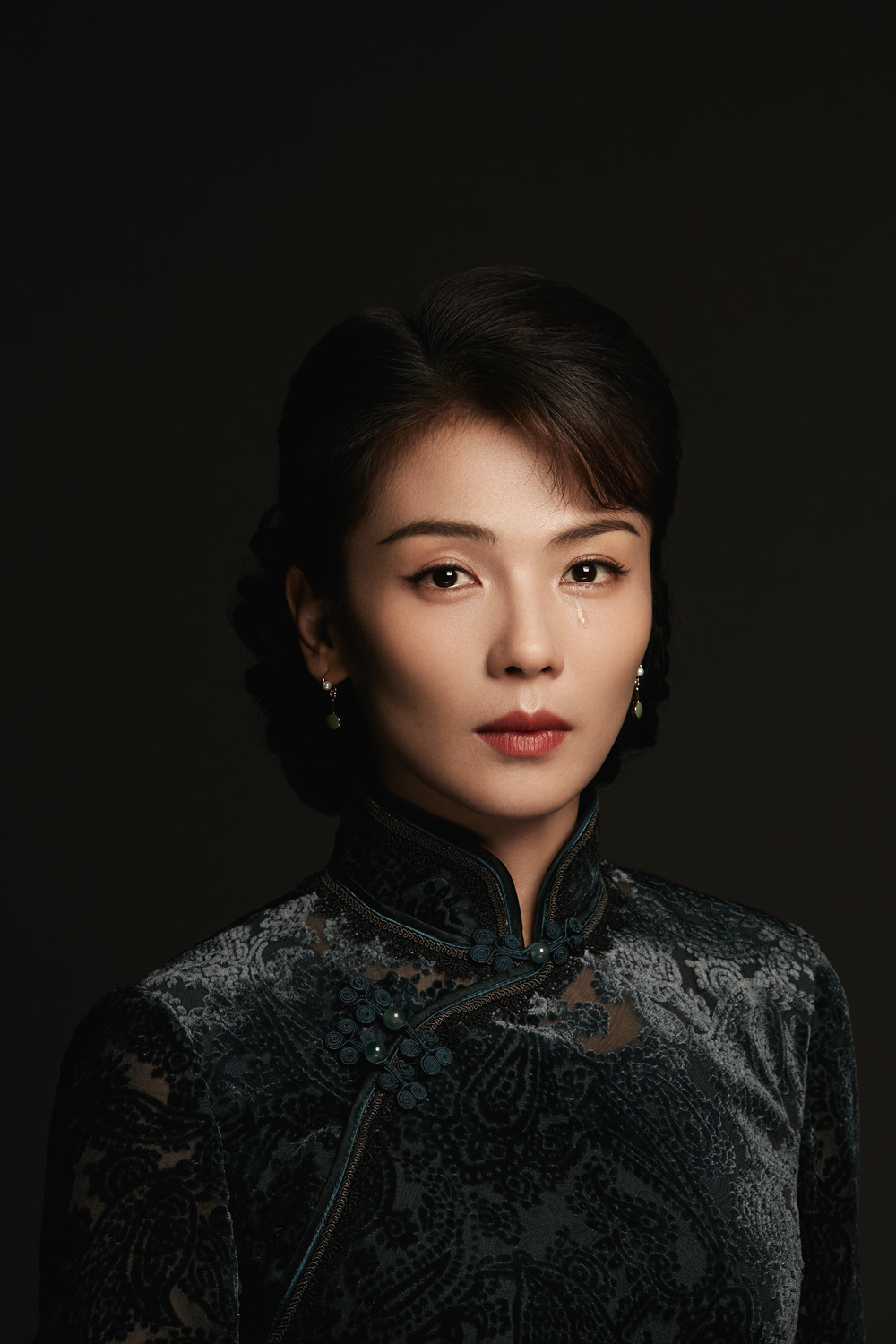 故事里的中国刘涛胡歌再合作动情演绎致敬经典