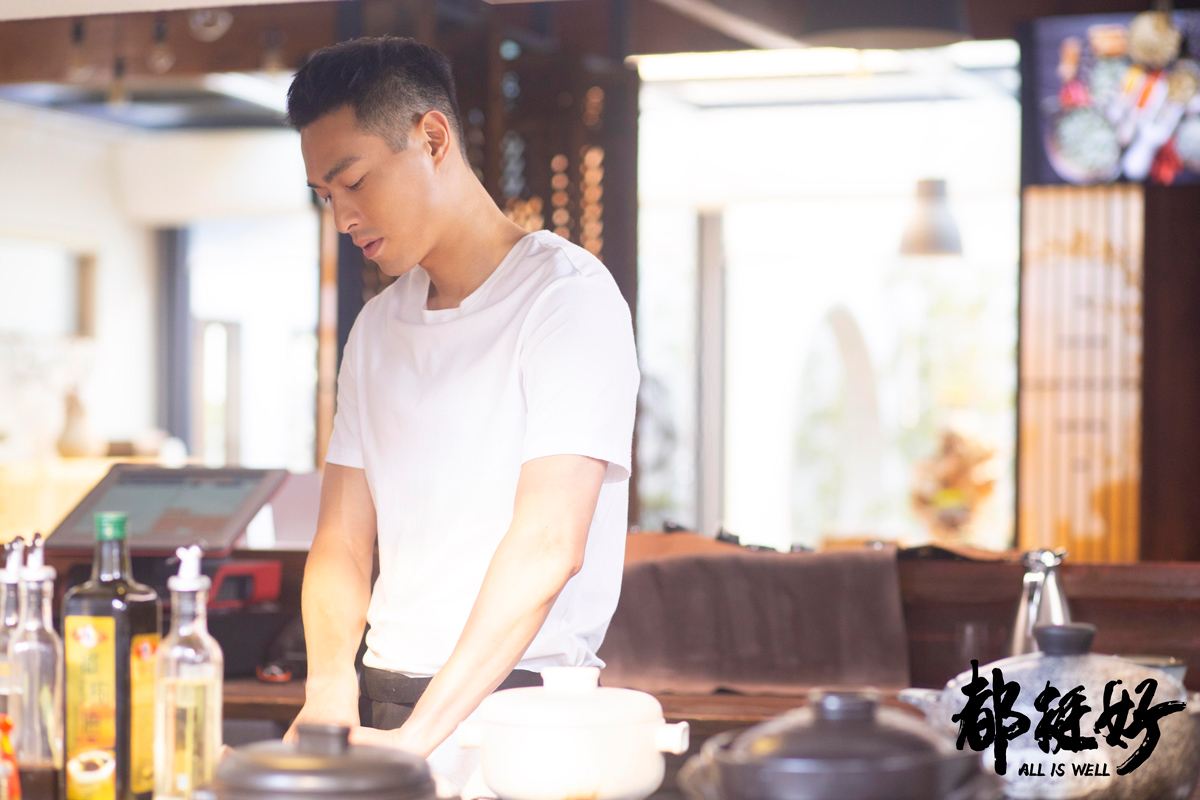 《都挺好》热播至今,网友们纷纷感叹,身高180以上的杨祐宁,明明是霸道