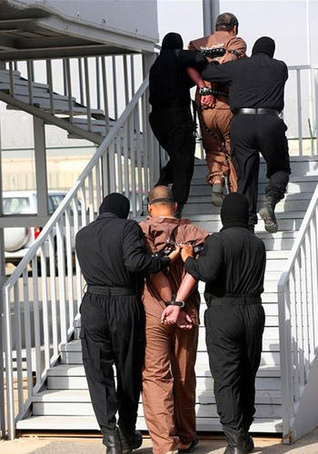 直击绞刑处决全过程死囚提一要求满足后黯然上路