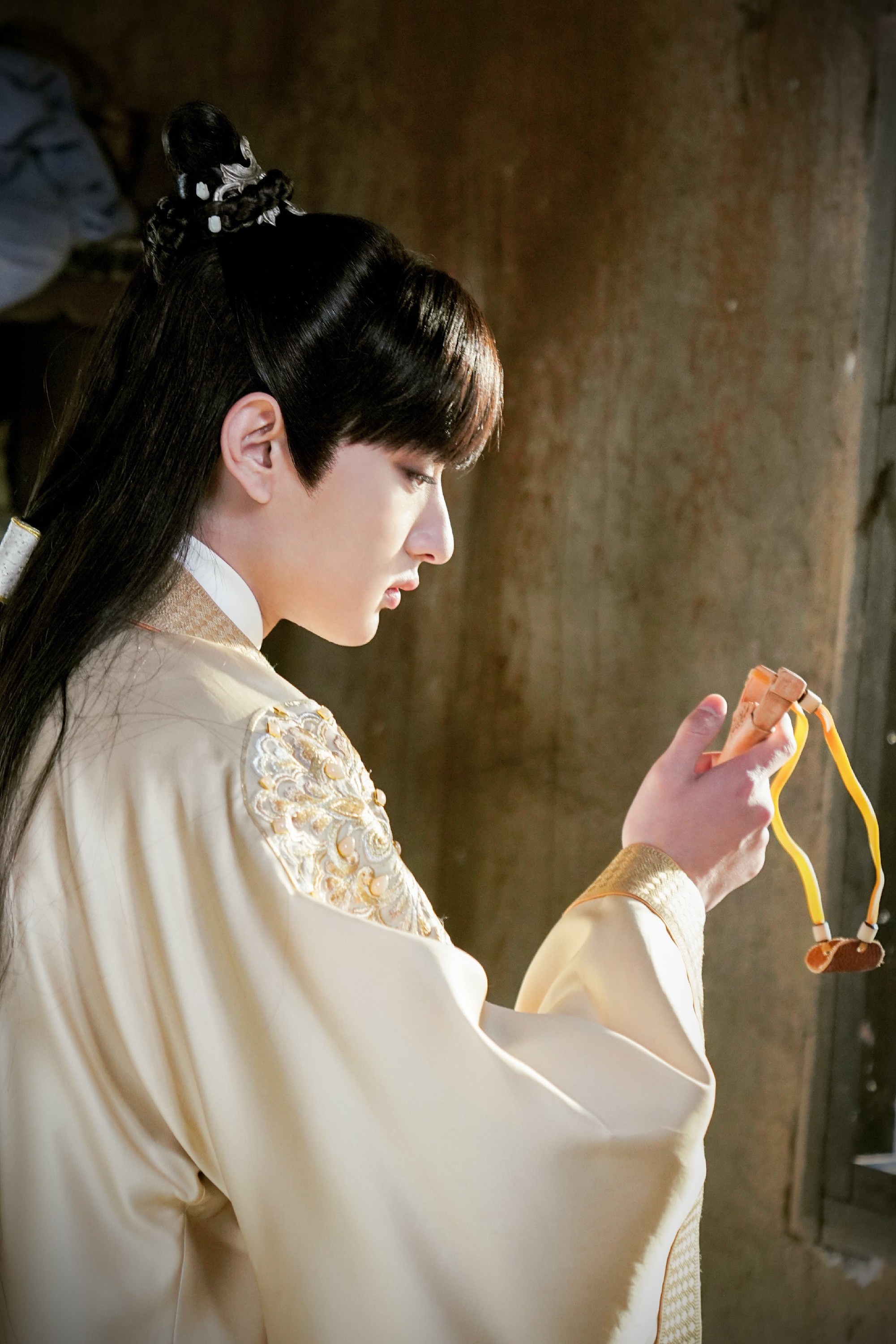 于小彤长相守一人饰两角造型大胆突破引发讨论