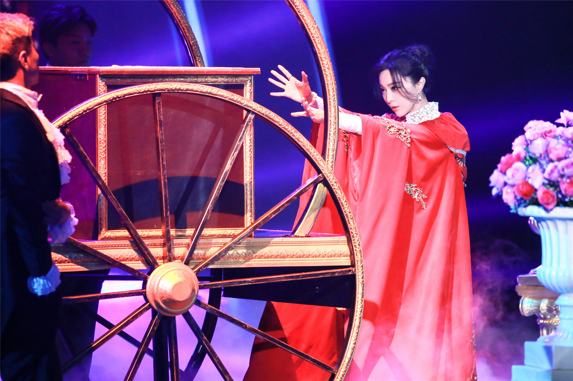 《超凡魔术师》范冰冰"大变活人"引爆话题,霸占热搜
