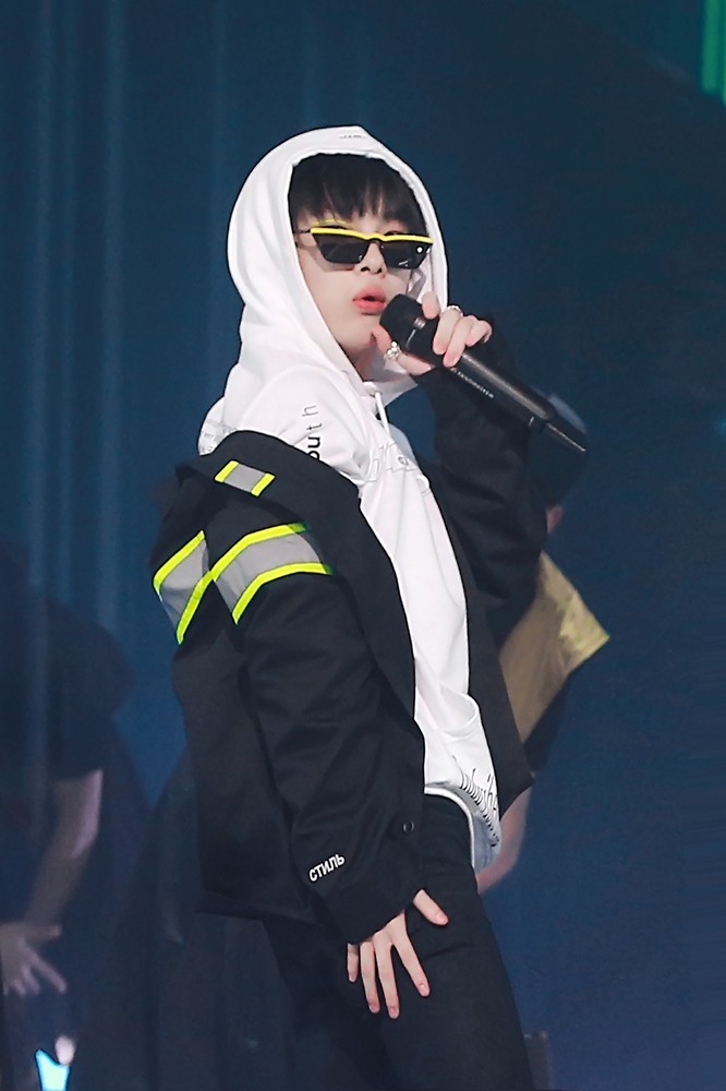 争夺三强名额的生存attack让所有选手倍感压力,周震南和samuel热力