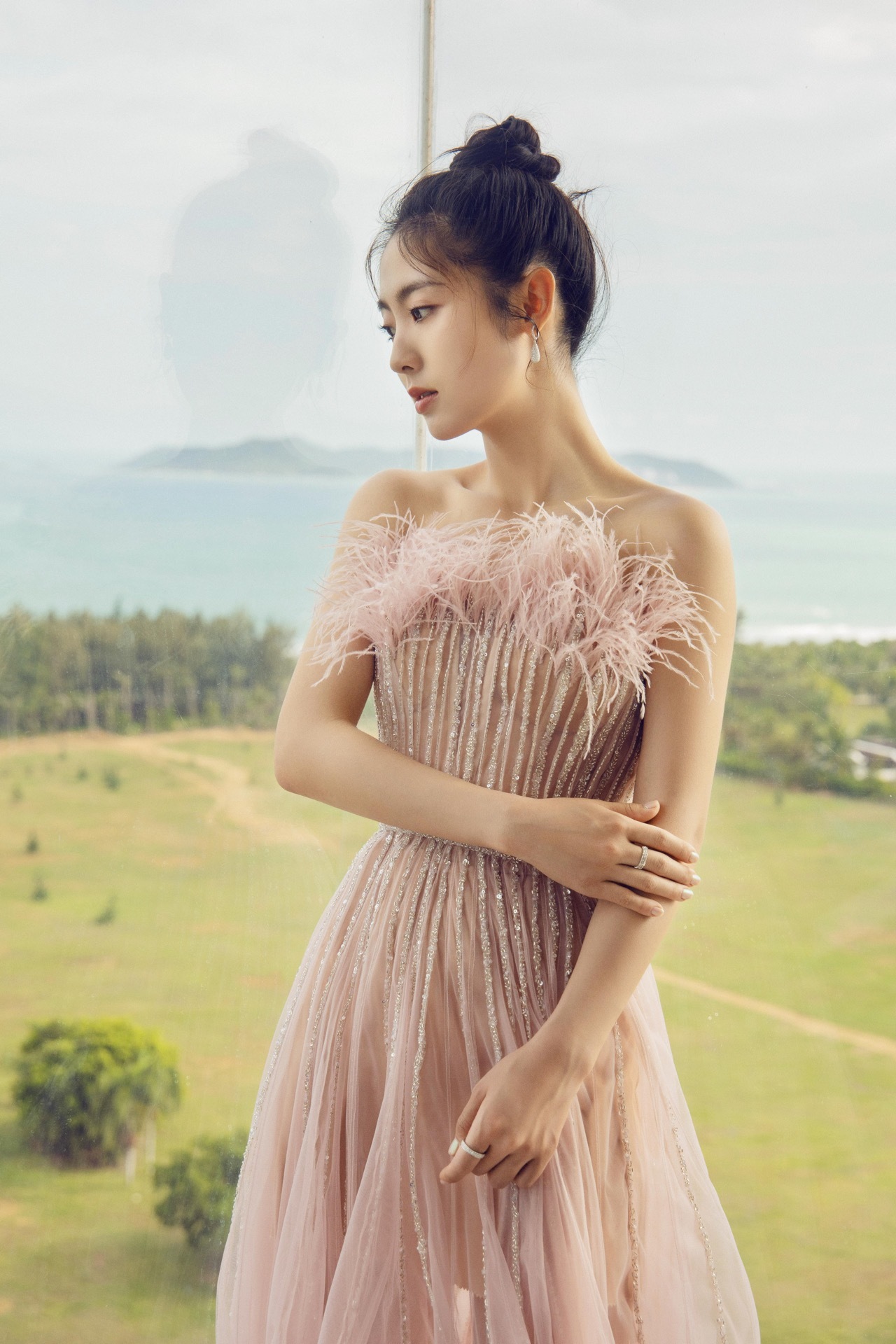 邢菲海南岛国际电影节粉裙梦幻仙气足演员请就位晋级12强