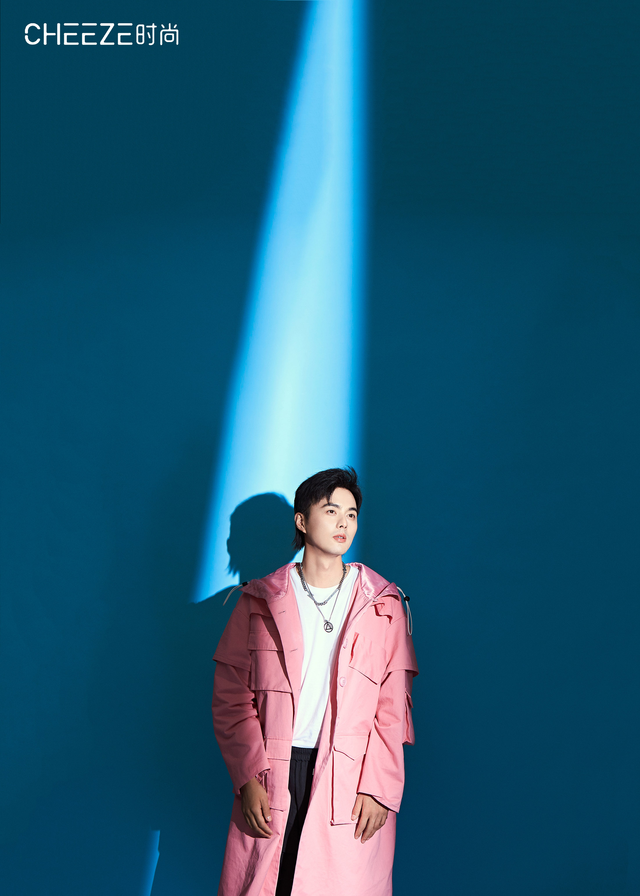 叶祖新未来科技感时尚大片曝光 演绎春日太阳男神