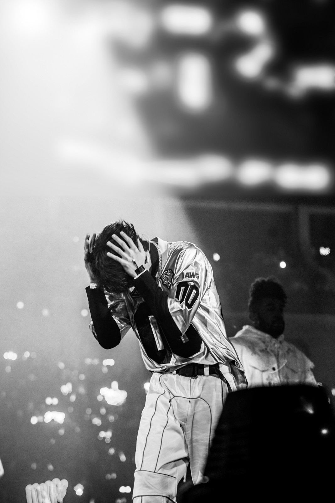 王一博个人首支单曲fire1月17日高燃上线