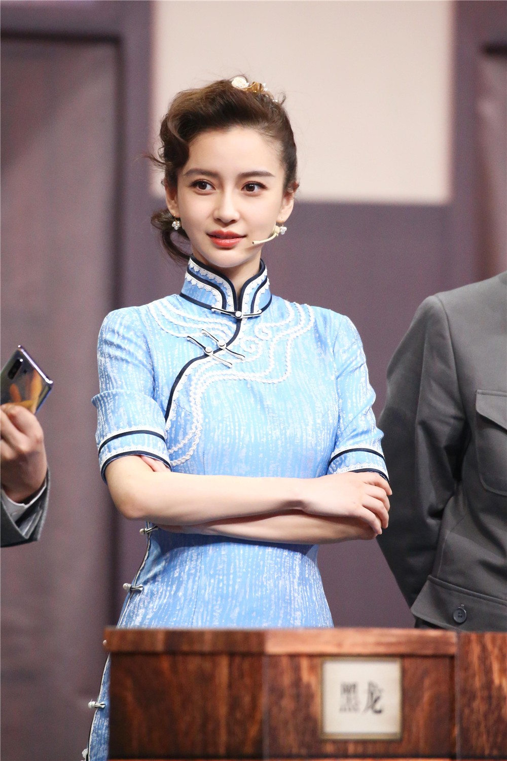 沈腾华晨宇再现无间道王牌对王牌谍战大剧今晚开演