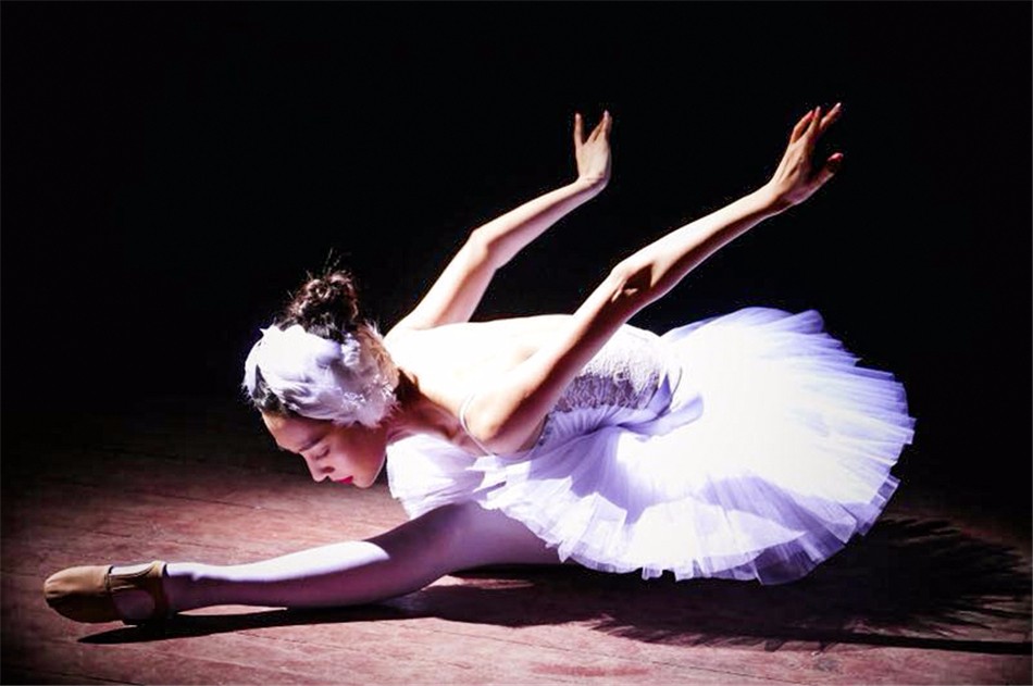 谍战大剧《面具》北京卫视热播 "千面特工"佳琪对戏祖峰梅婷上演"民国