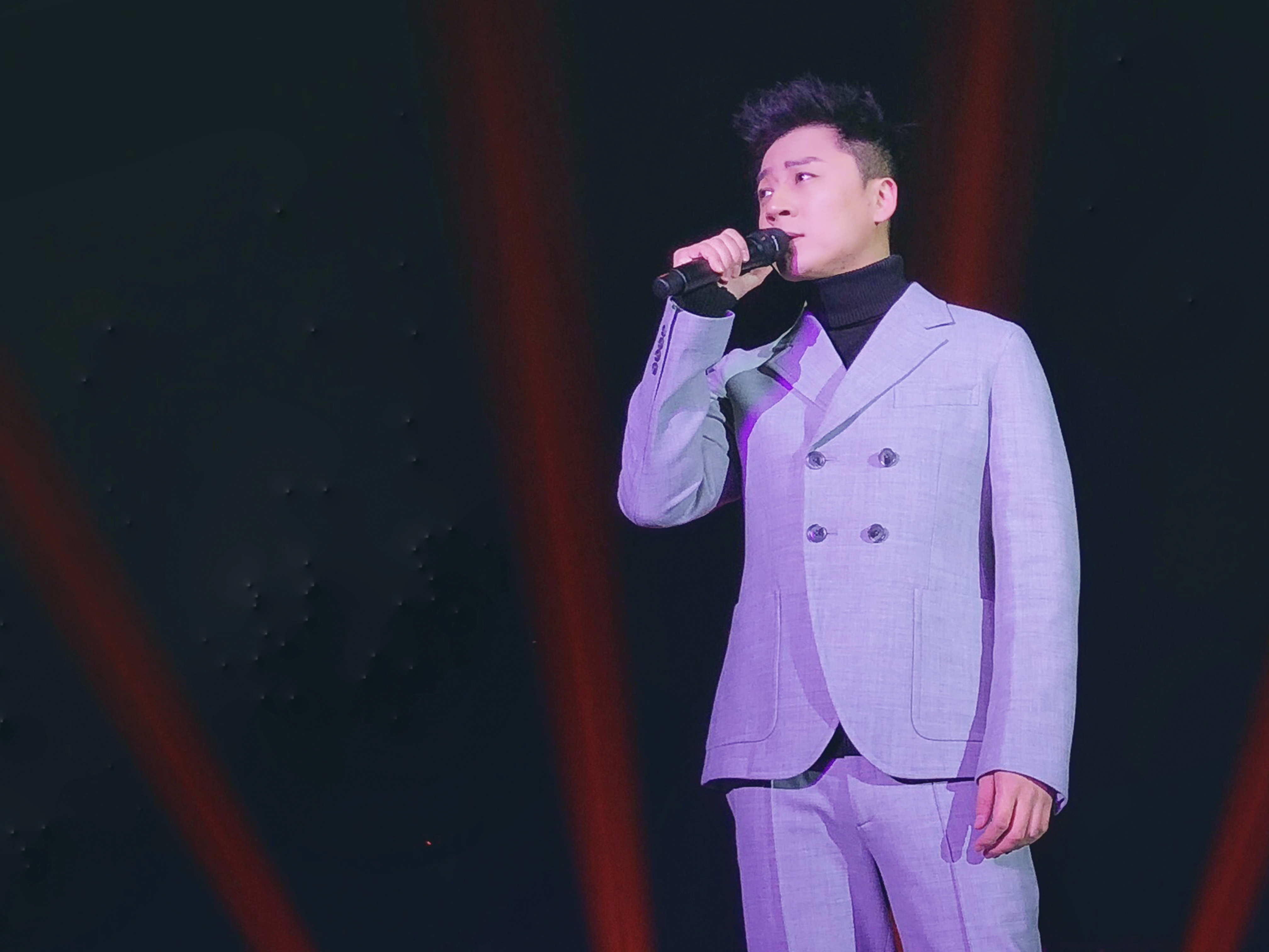 抱歉mv温情上线张磊用歌声与你迎接全新2019