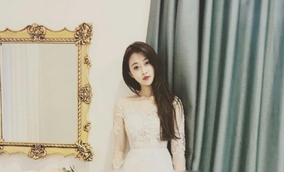 《巴拉巴拉小魔仙》中杀马特的美琪愈发有气质,还闪婚嫁给了爱情