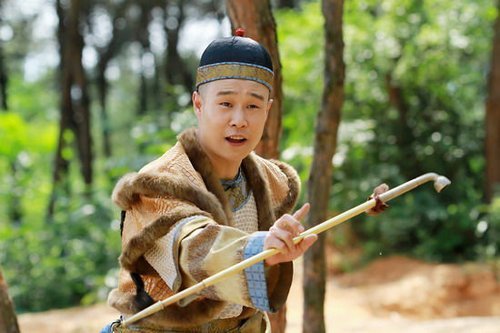 俗话说隔行如隔山,如果说《三枪拍案惊奇》的成功还得益于张艺谋坐阵