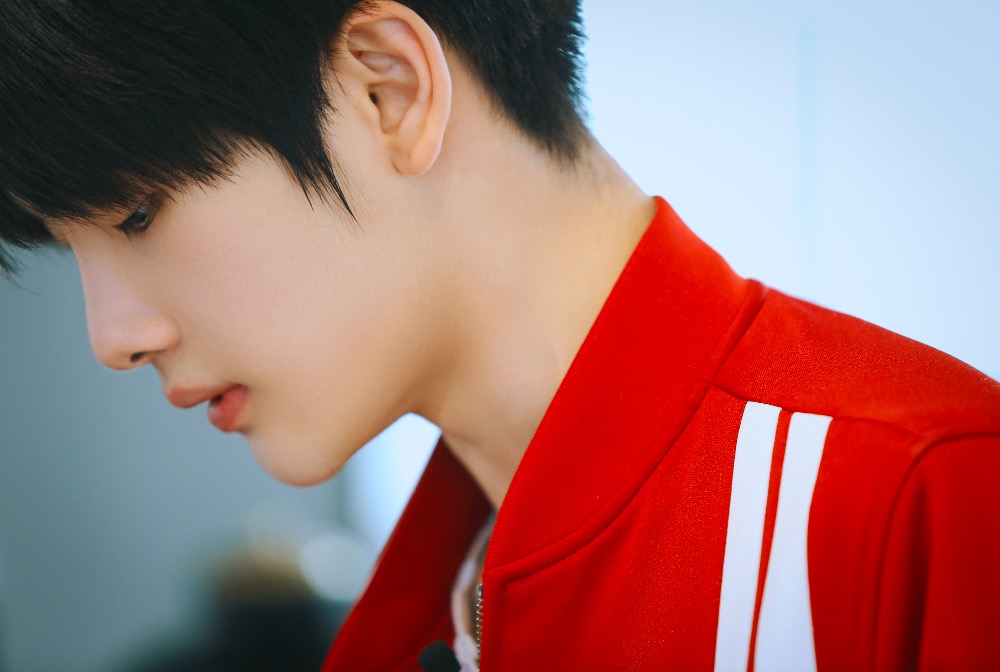 《潮音战纪》首播周震南成爱笑男孩 谈音乐秒变严肃