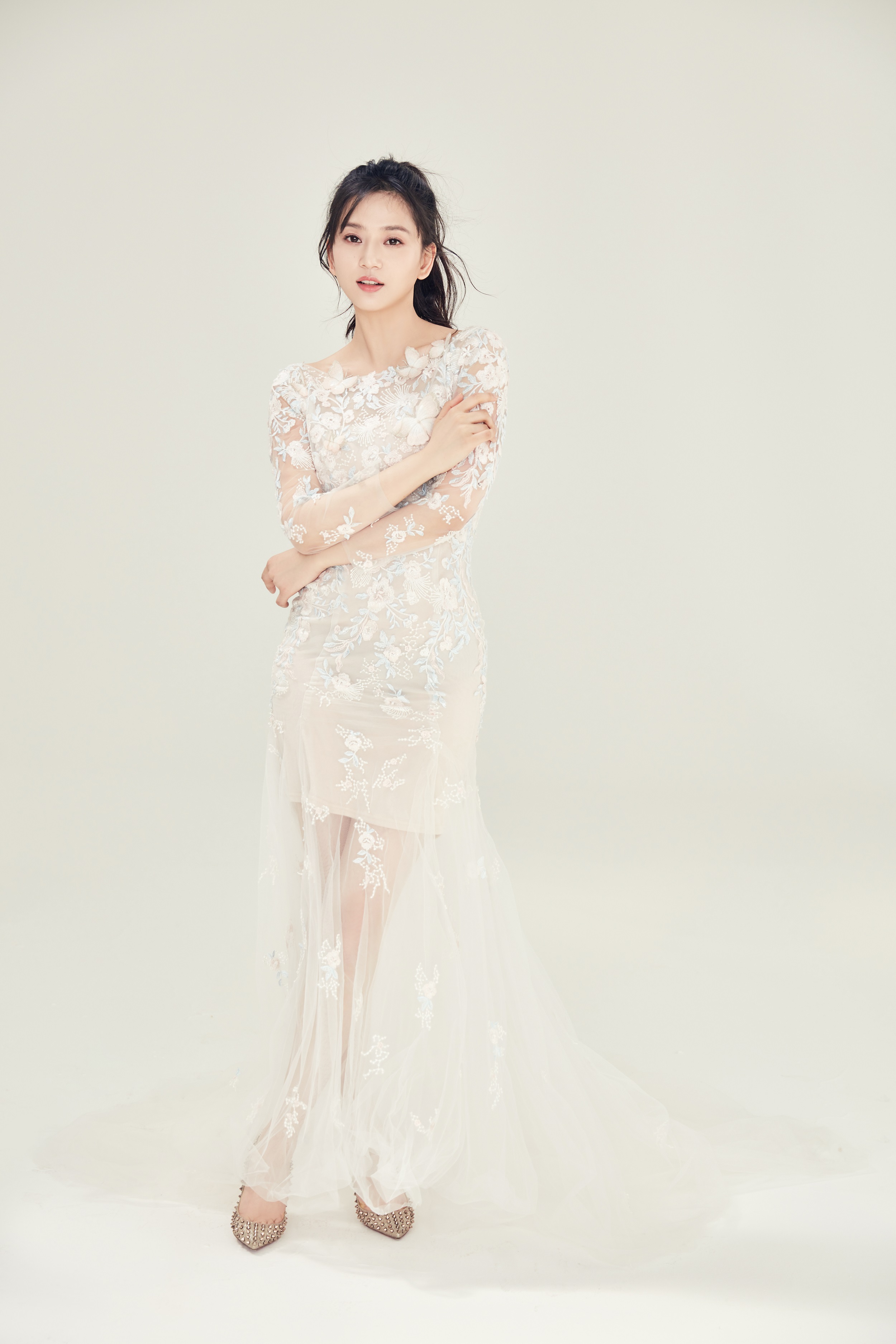 网红飘纱_近期主题 | 作品展示 | 深圳皇室米兰婚纱摄影集团