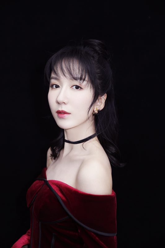 劳拉版胡一菲打爆大银幕幻乐之城娄艺潇温暖开唱