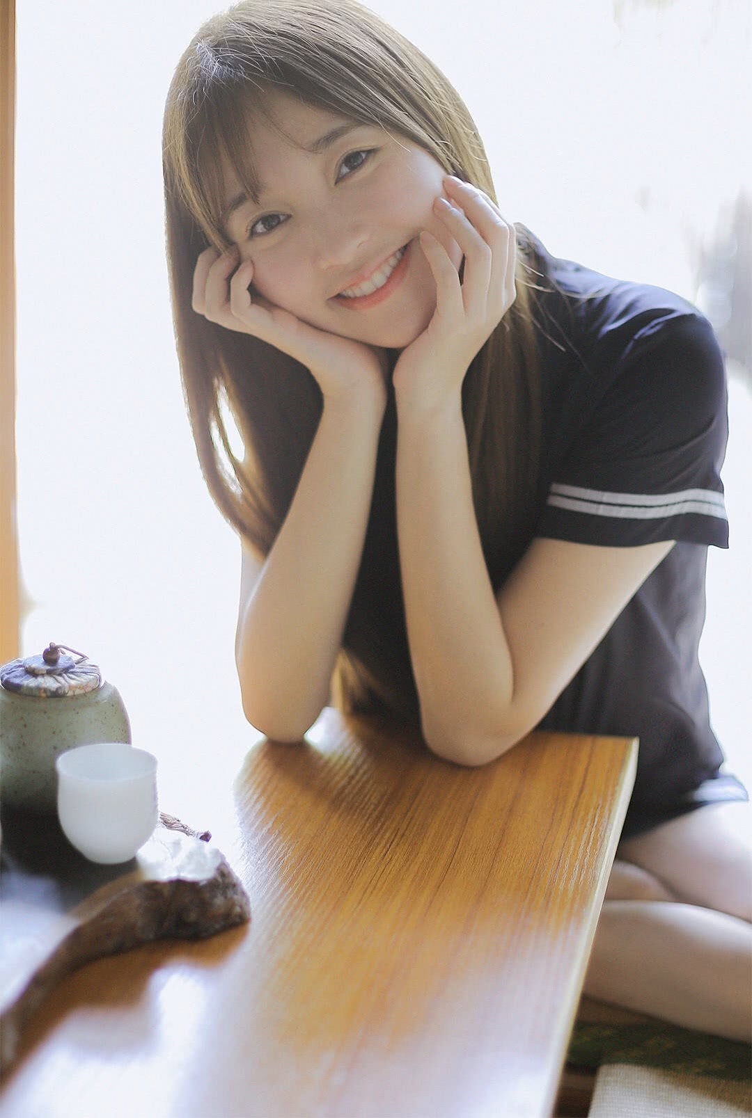 上海女子图鉴热播金莎夏季甜美写真曝光