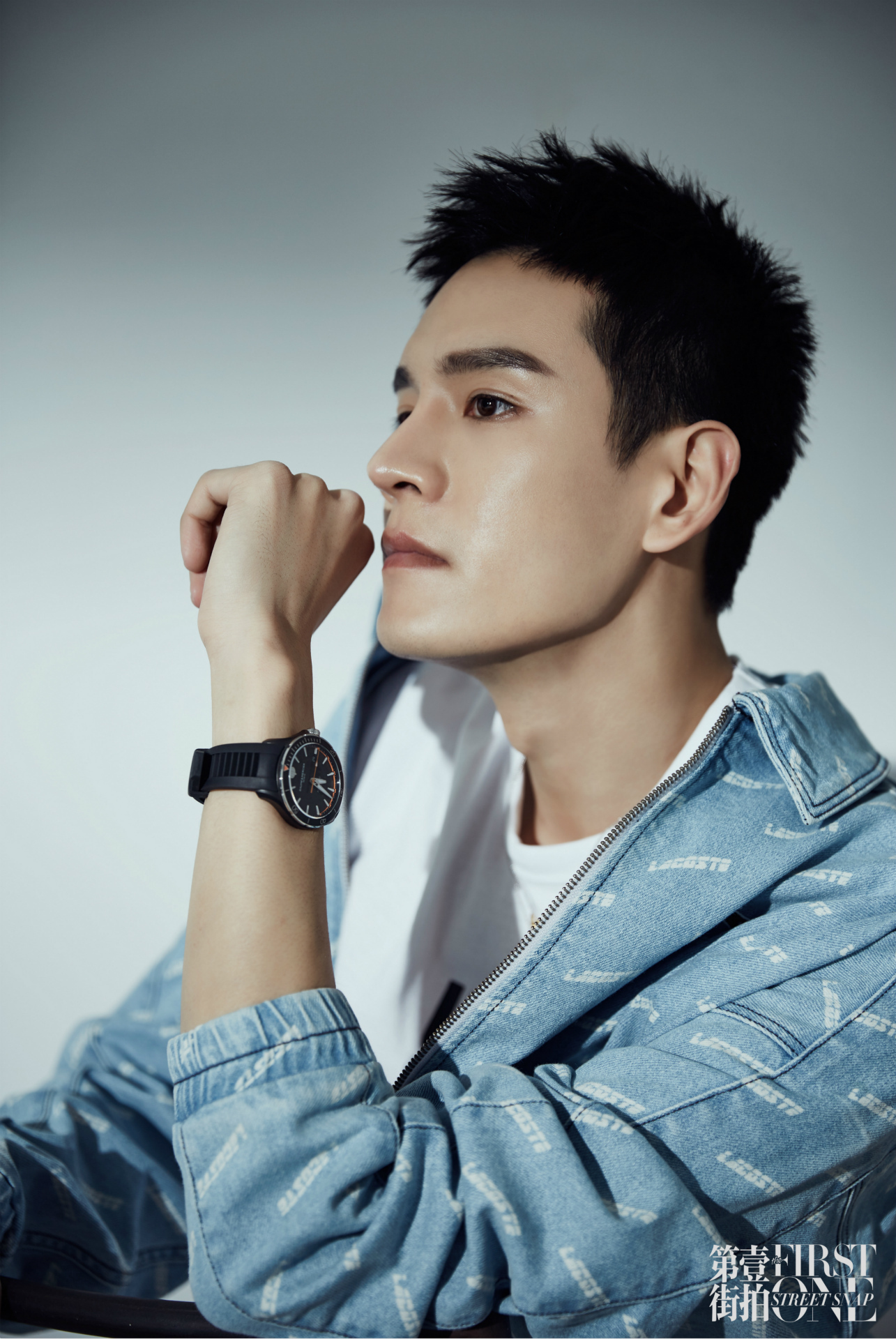 经超时尚街拍 光影间尽显沉稳态度 - 360娱乐,你开心就好