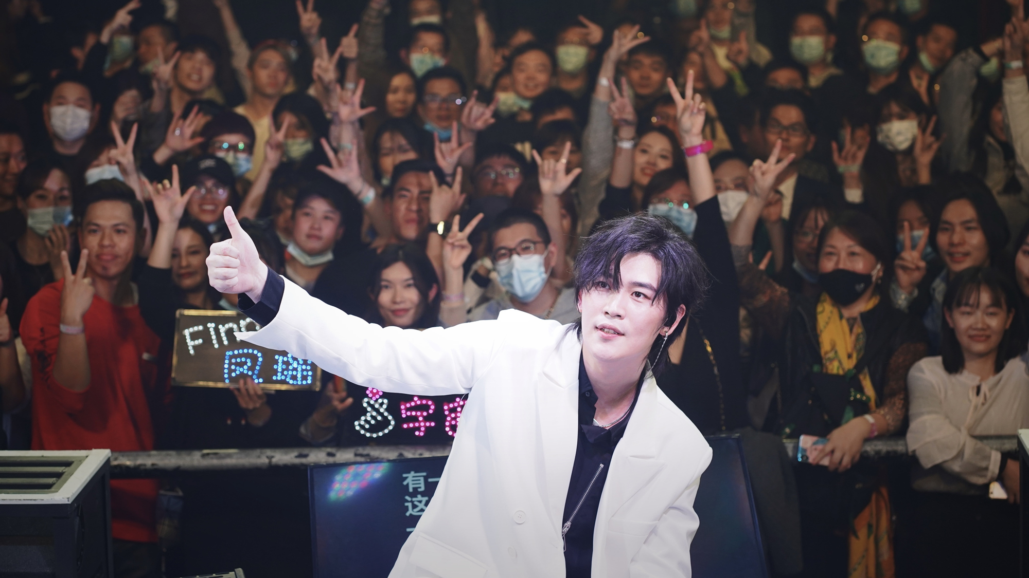 刘凤瑶感官先生深圳场巡演落幕实力唱作人温暖冬日舞台