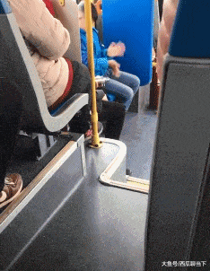 搞笑GIF：再说你站不好军姿，再说你坚持不下去 - 360娱乐，你开心就好