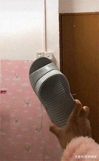 搞笑gif: 这关灯技术一般人学不会