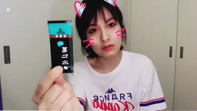吴昕拆了几个快递，网友：全是人民币的味道啊！